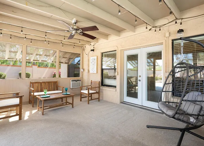 Spacious 4bedroom With Private Pool In Prime Location Holiday home Scottsdale