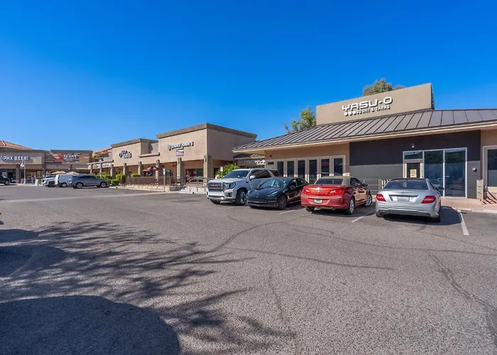 Spacious 4bedroom With Private Pool In Prime Location Holiday home Scottsdale