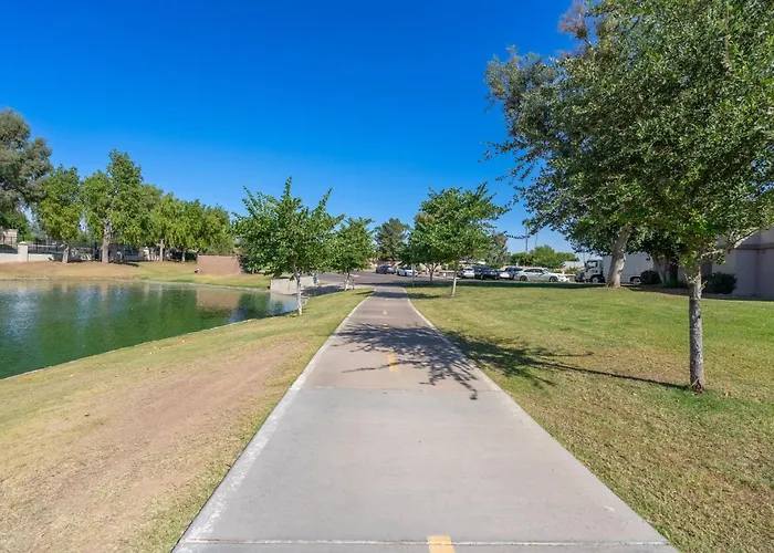 Spacious 4bedroom With Private Pool In Prime Location *