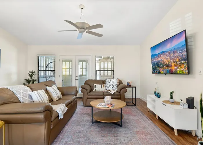Spacious 4bedroom With Private Pool In Prime Location