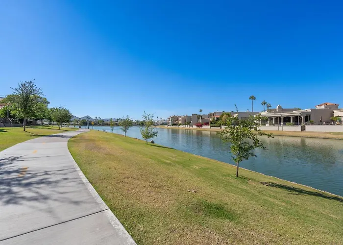 Spacious 4bedroom With Private Pool In Prime Location Holiday home Scottsdale