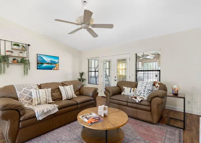 Spacious 4bedroom With Private Pool In Prime Location *