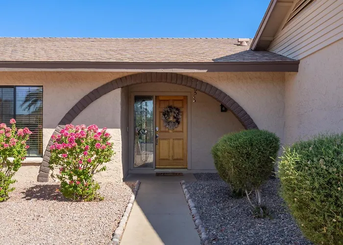 Spacious 4bedroom With Private Pool In Prime Location