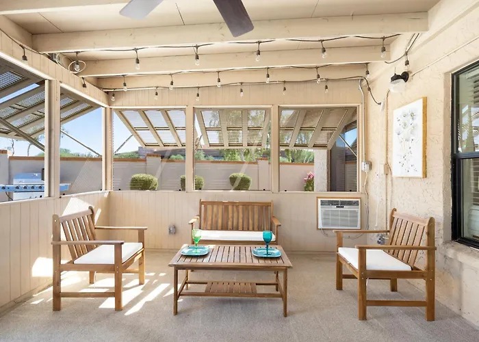 Spacious 4bedroom With Private Pool In Prime Location Holiday home Scottsdale