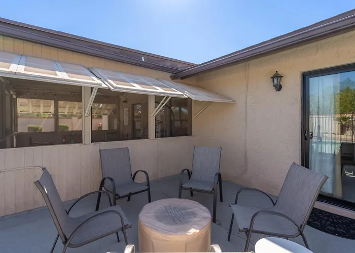Spacious 4bedroom With Private Pool In Prime Location Holiday home