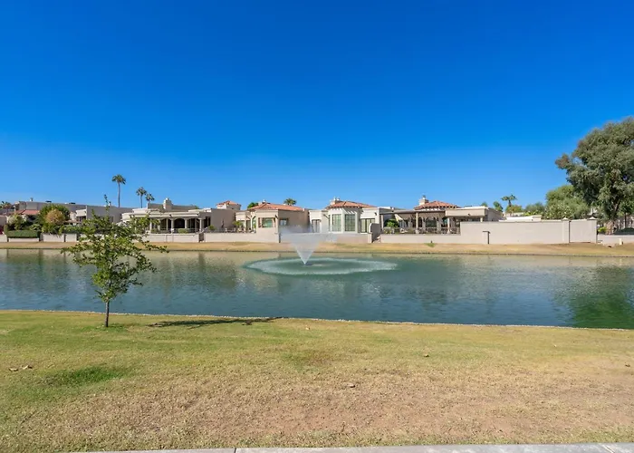 Spacious 4bedroom With Private Pool In Prime Location Holiday home Scottsdale