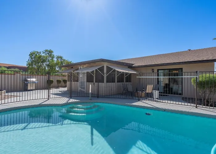 Spacious 4bedroom With Private Pool In Prime Location *