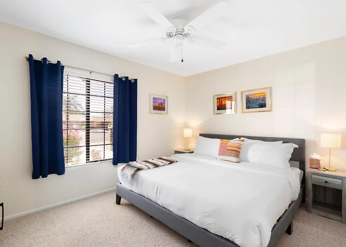 Spacious 4bedroom With Private Pool In Prime Location Holiday home Scottsdale