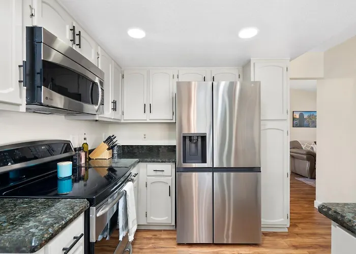 Spacious 4bedroom With Private Pool In Prime Location