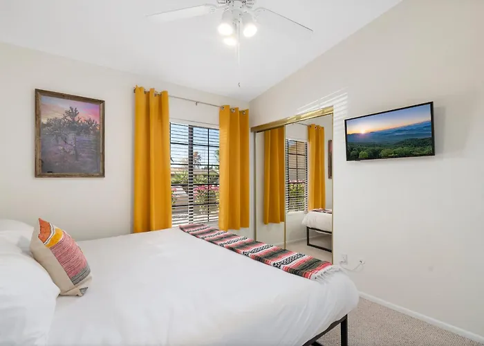 Spacious 4bedroom With Private Pool In Prime Location Holiday home Scottsdale