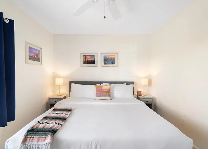 Spacious 4bedroom With Private Pool In Prime Location Holiday home Scottsdale
